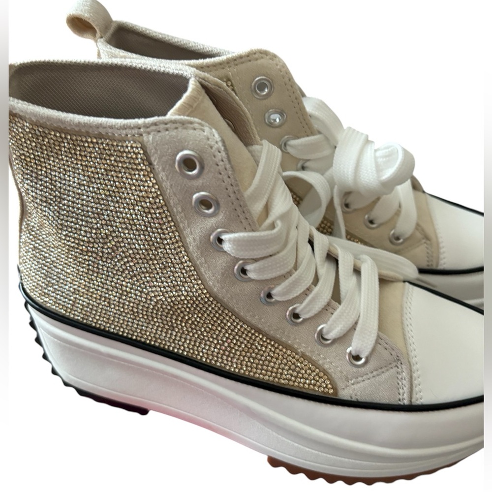 Fashionable shoes